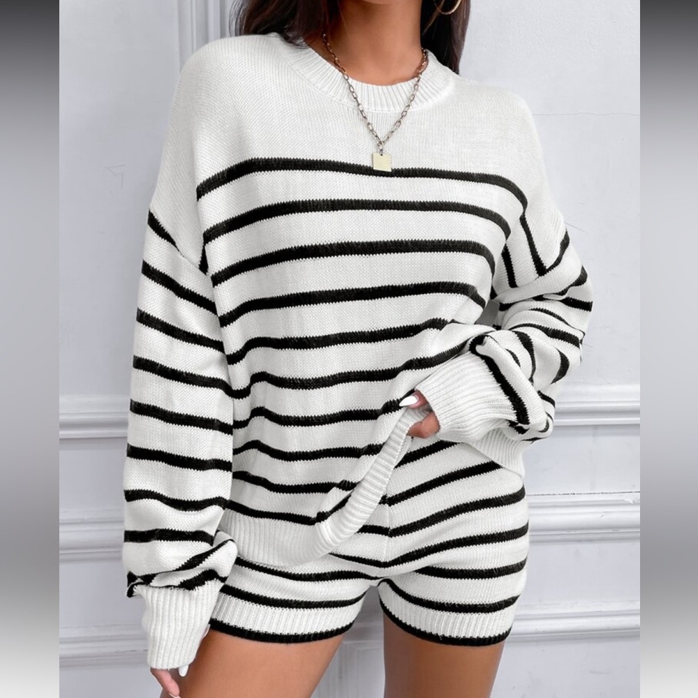 2 piece SET White & black striped knit sweater & shorts matching lounge coord